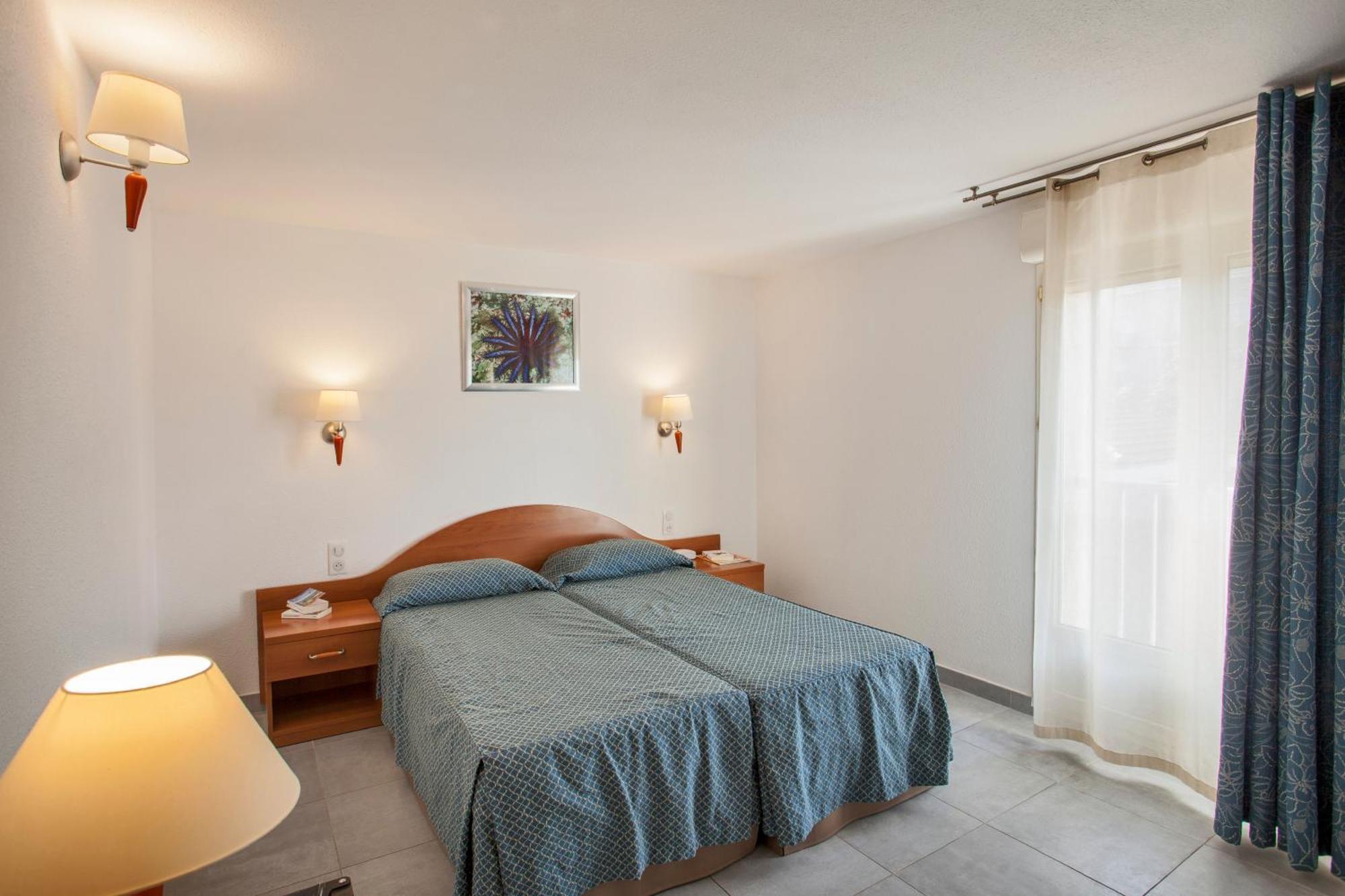 Le Neptune & Spa Propriano  Luaran gambar
