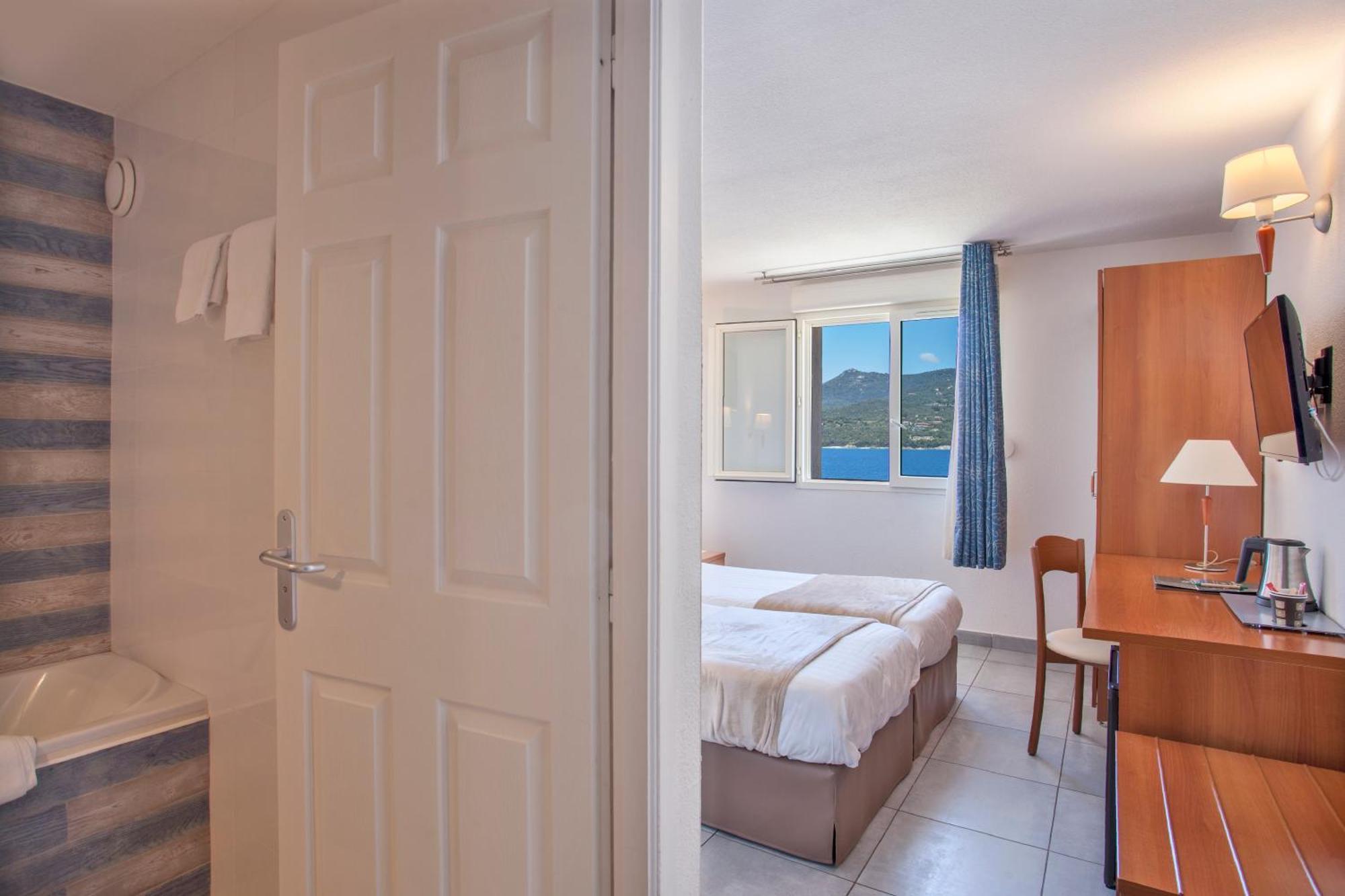 Le Neptune & Spa Propriano  Luaran gambar