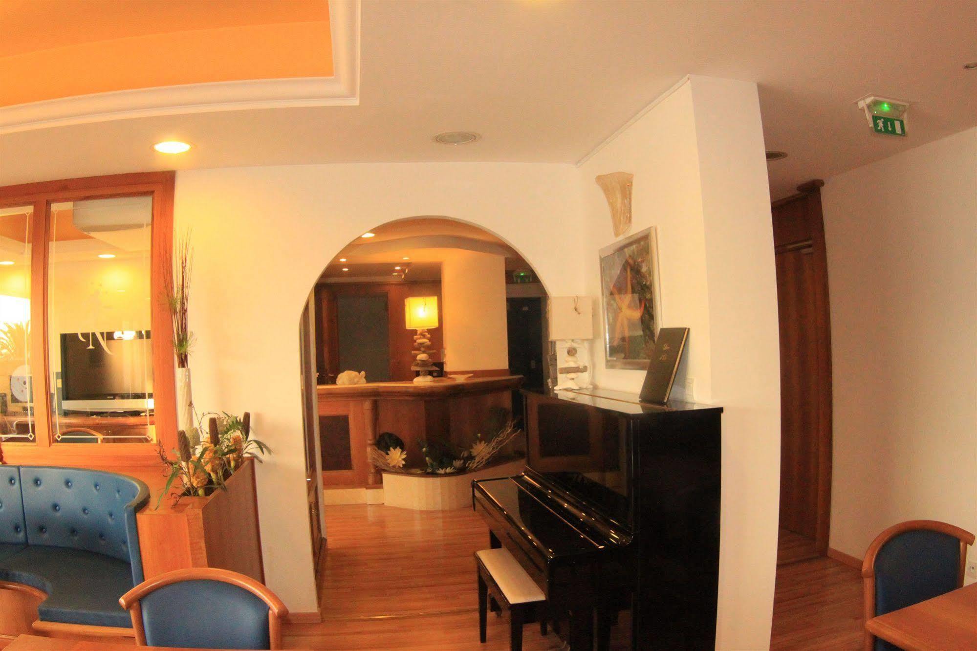 Le Neptune & Spa Propriano  Luaran gambar