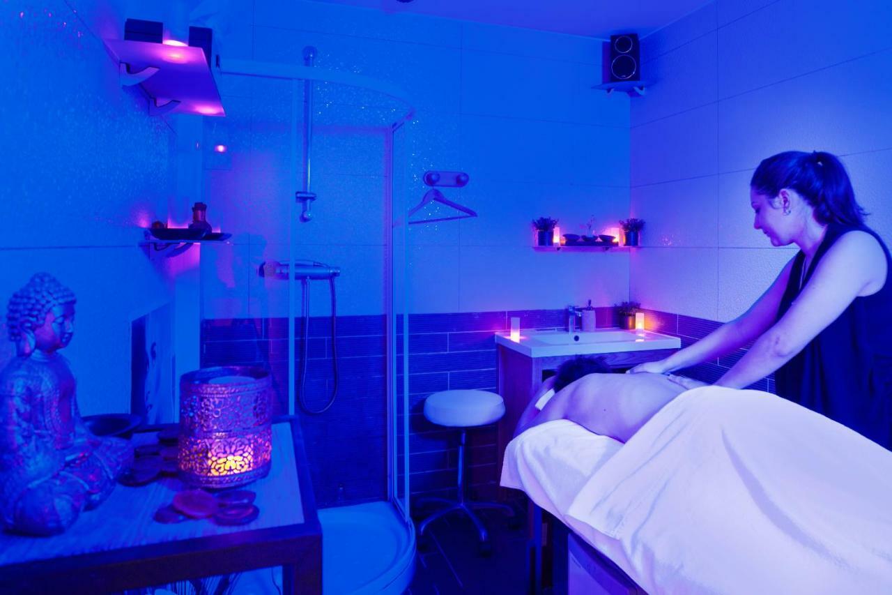 Le Neptune & Spa Propriano  Luaran gambar